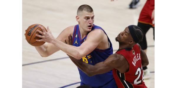 Nikola Jokić wartet auf seinen achtjährigen All-NBA-Teamkollegen